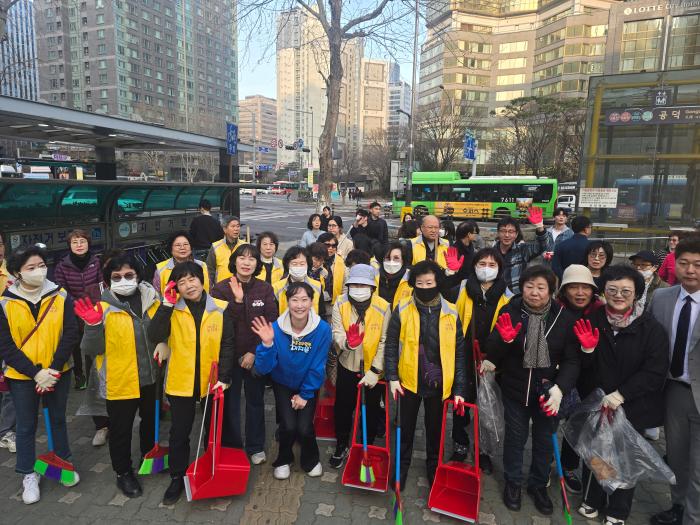 마포구, 봄맞이 대청소 실시…1,750여 명 참여 기사 이미지