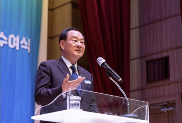 유동균 마포구청장, 세계청소년의 날 맞아 자랑스러운 청소년·유공자 표창 기사 이미지