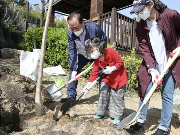 녹색 마포를 함께 만든 주인공, 환경상으로 추천하세요