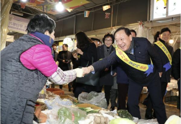 추석 장보기 부담 낮춘다! 마포사랑상품권 100억 원 발행