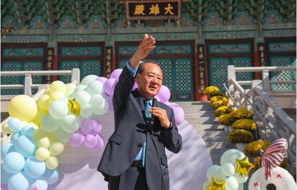 석불사에 모인 어린이 화가들… 유동균 마포구청장, 그림으로 펼친 상상력에 박수
